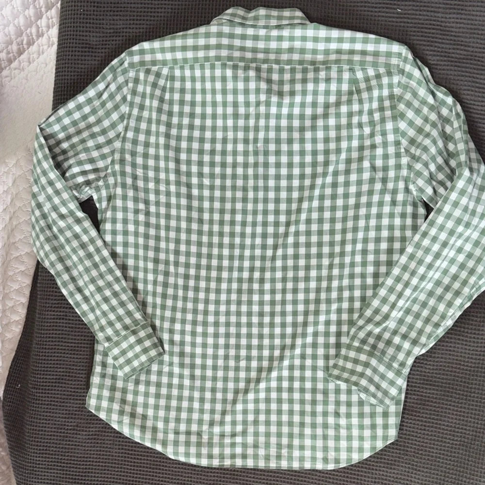 J. Crew Men’s Light Green and White Gingham Button-Down Large Shirt